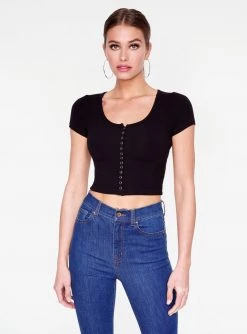 HeyYou Basic Black Snap Front Ribbed Crop Top
