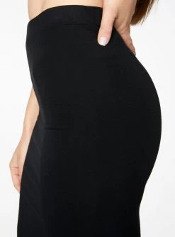 HeyYou Basic Black Knit Midi Skirt