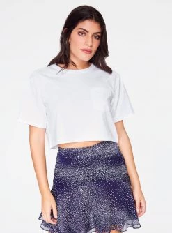HeyYou Basic Cropped Pocket Tee In White Crop Tops