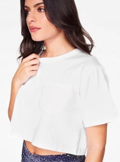 HeyYou Basic Cropped Pocket Tee In White Crop Tops
