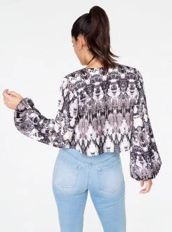 HeyYou Blouses Snake Print Long Sleeve Cropped Blouse